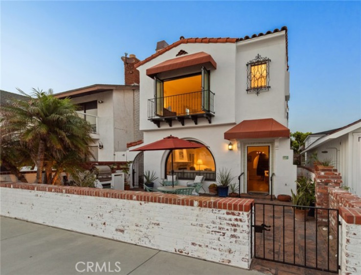 Residential Home in Balboa Peninsula