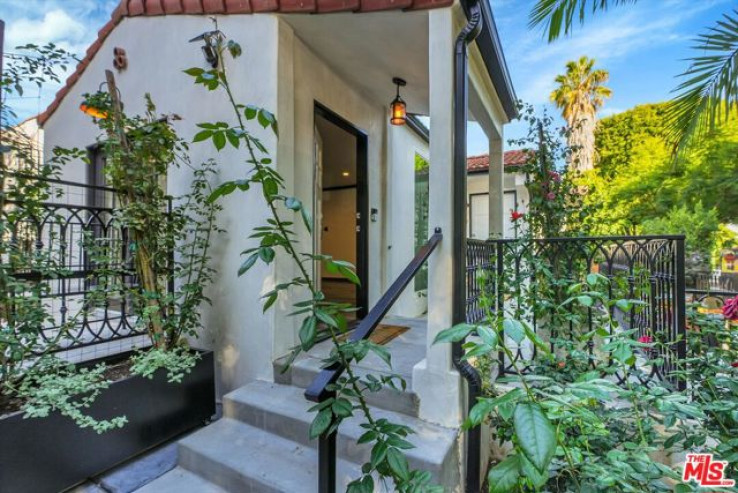 2 Bed Home to Rent in West Hollywood, California