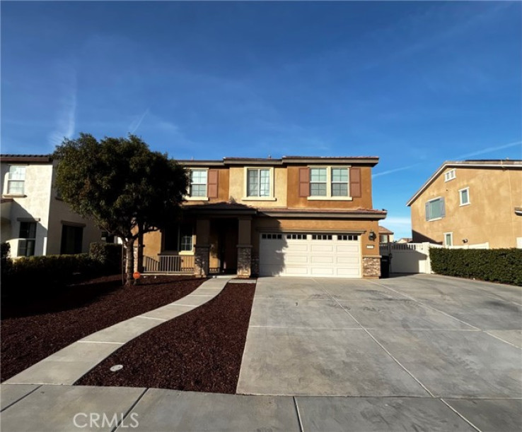 5 Bed Home to Rent in Perris, California