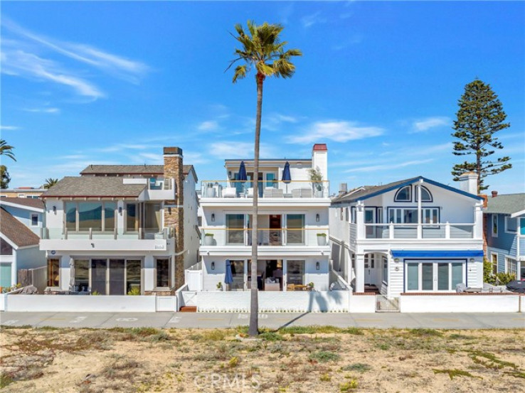 Residential Home in Balboa Peninsula