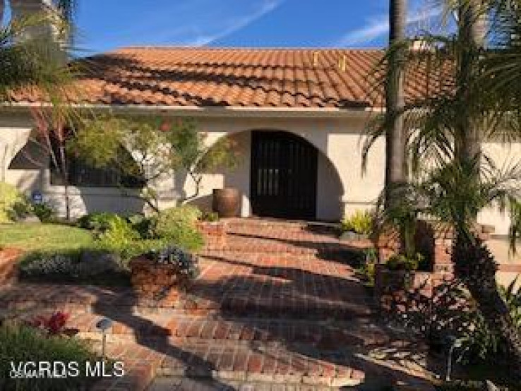 5 Bed Home to Rent in Agoura Hills, California