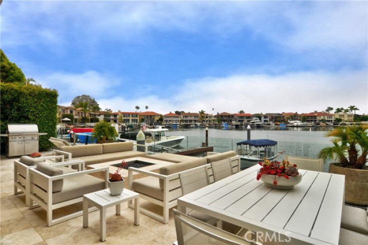 4 Bed Home to Rent in Newport Beach, California