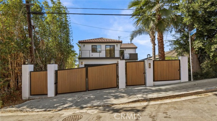 4 Bed Home for Sale in Los Angeles, California