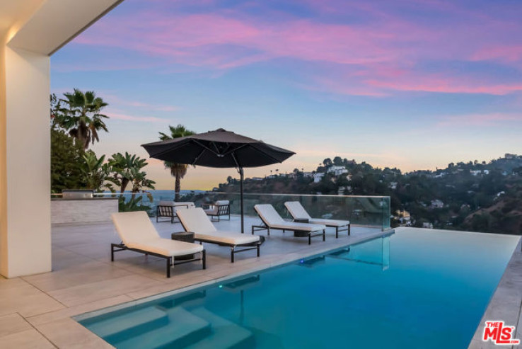 Residential Lease in Sunset Strip - Hollywood Hills West