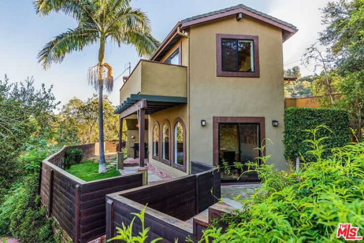 Residential Home in Bel Air - Holmby Hills