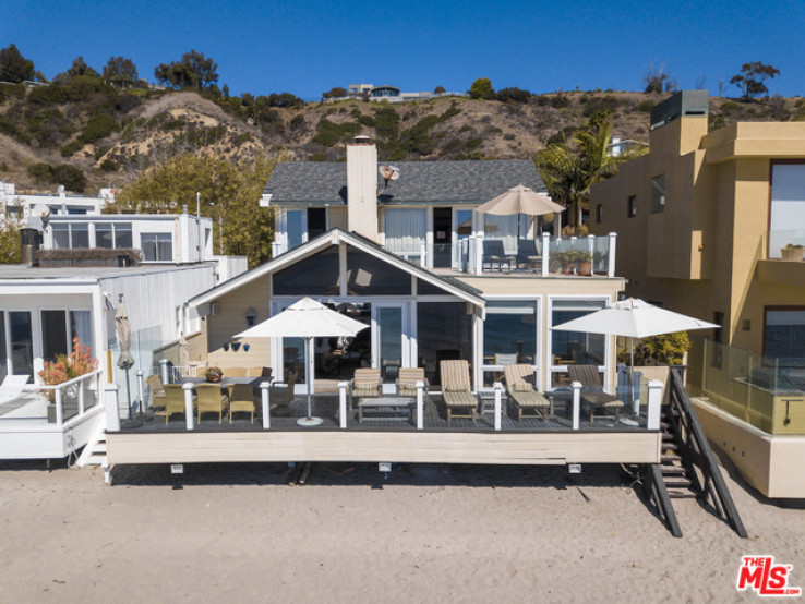 4 Bed Home to Rent in Malibu, California