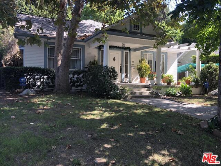 Residential Home in West Hollywood Vicinity