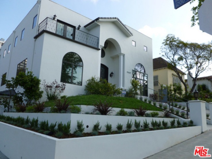 5 Bed Home to Rent in Los Angeles, California