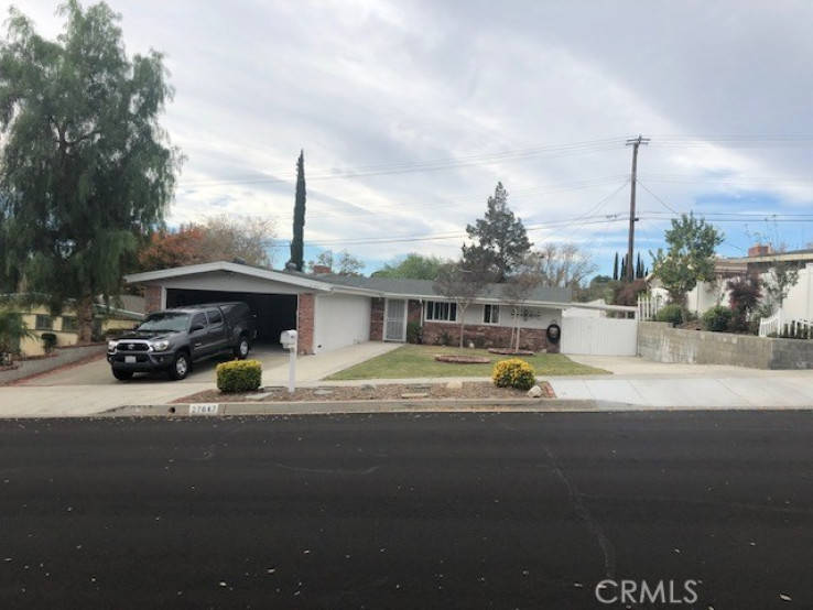 3 Bed Home to Rent in Saugus, California