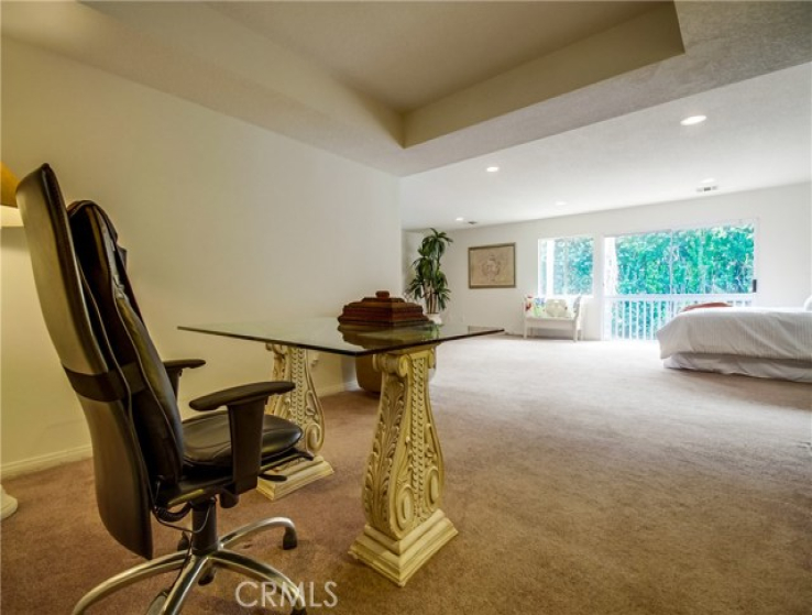 6 Bed Home for Sale in Woodland Hills, California