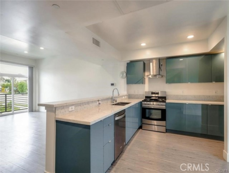 3 Bed Home to Rent in Studio City, California