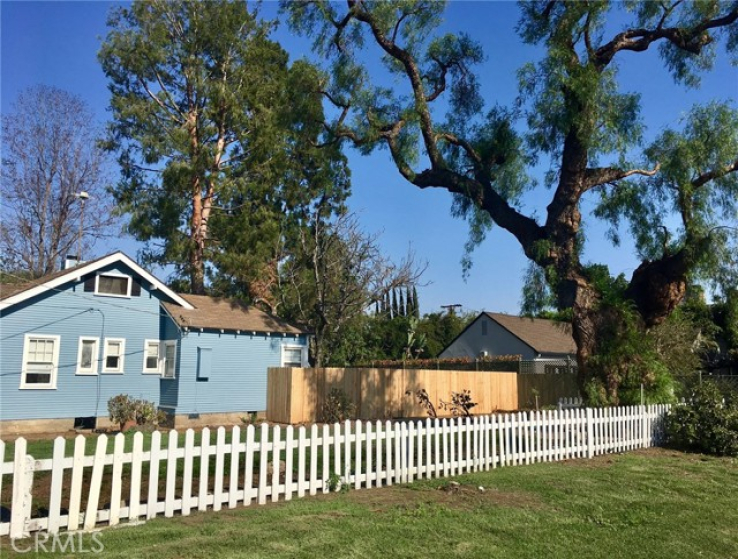 2 Bed Home to Rent in Valley Village, California