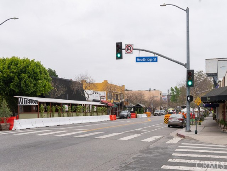 4 Bed Home to Rent in Studio City, California