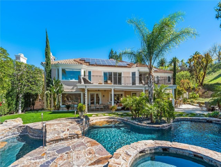 6 Bed Home for Sale in Calabasas, California