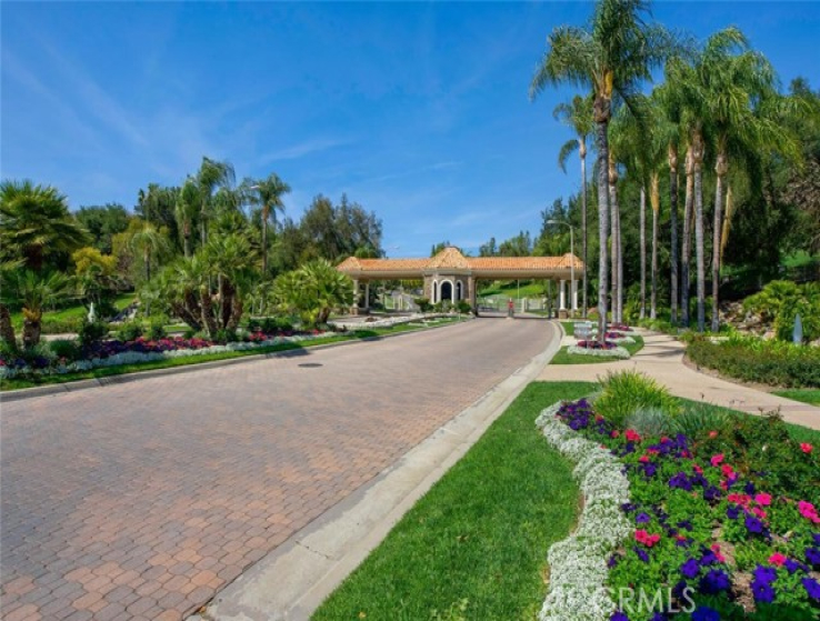 6 Bed Home for Sale in Calabasas, California