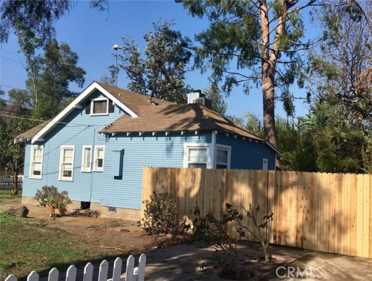 2 Bed Home to Rent in Valley Village, California