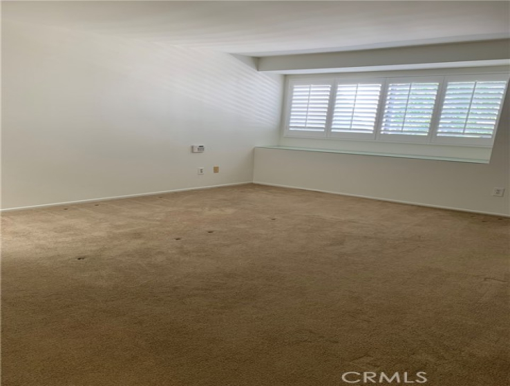 2 Bed Home to Rent in Studio City, California