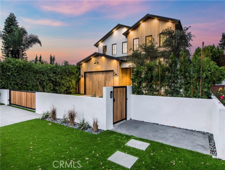 5 Bed Home for Sale in Studio City, California