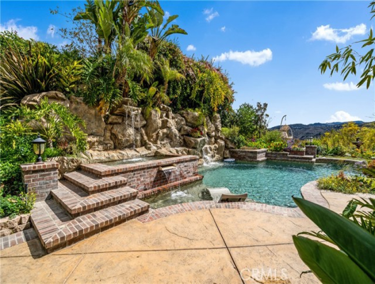 6 Bed Home for Sale in Calabasas, California