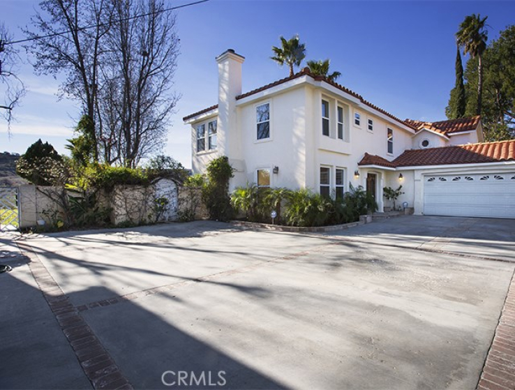 4 Bed Home to Rent in Calabasas, California