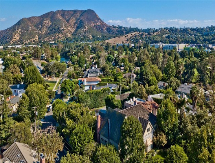 6 Bed Home for Sale in Toluca Lake, California