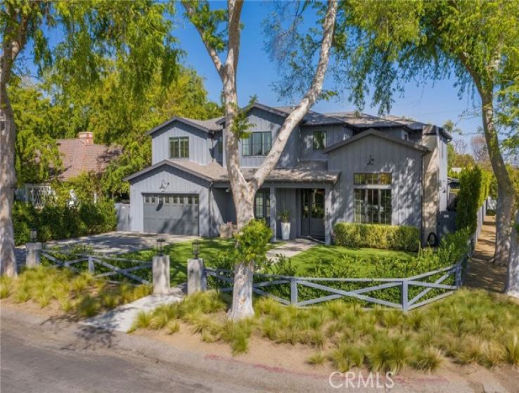 5 Bed Home for Sale in Studio City, California