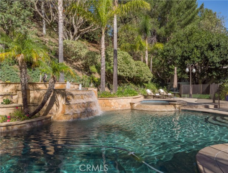 6 Bed Home for Sale in Calabasas, California