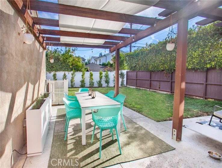 3 Bed Home to Rent in Studio City, California