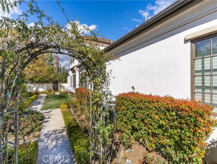 4 Bed Home for Sale in Calabasas, California