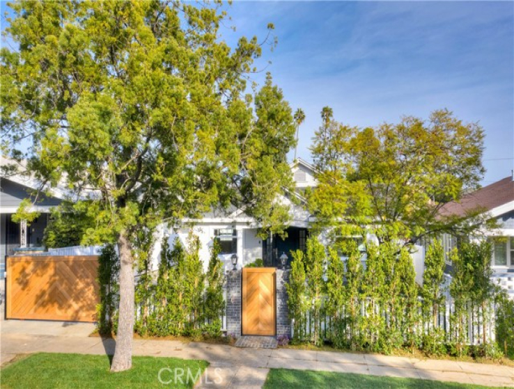 3 Bed Home for Sale in Los Angeles, California