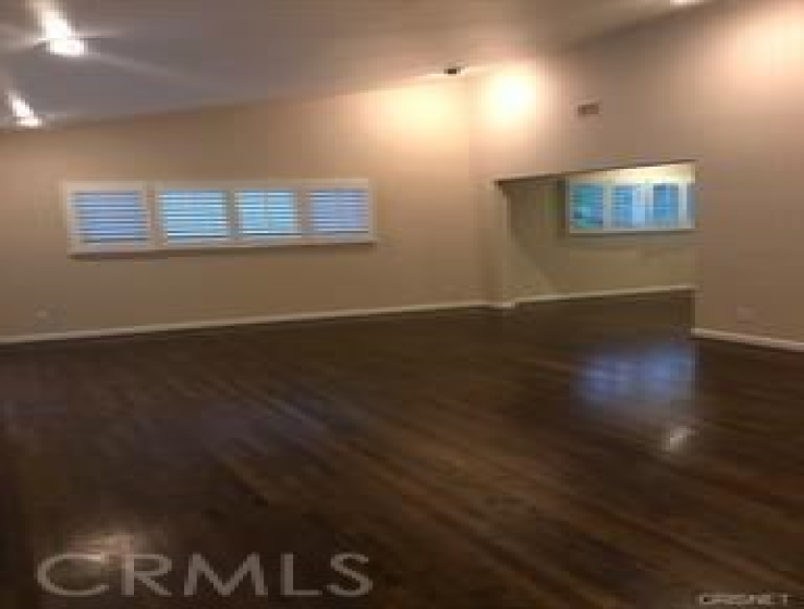 2 Bed Home to Rent in Studio City, California