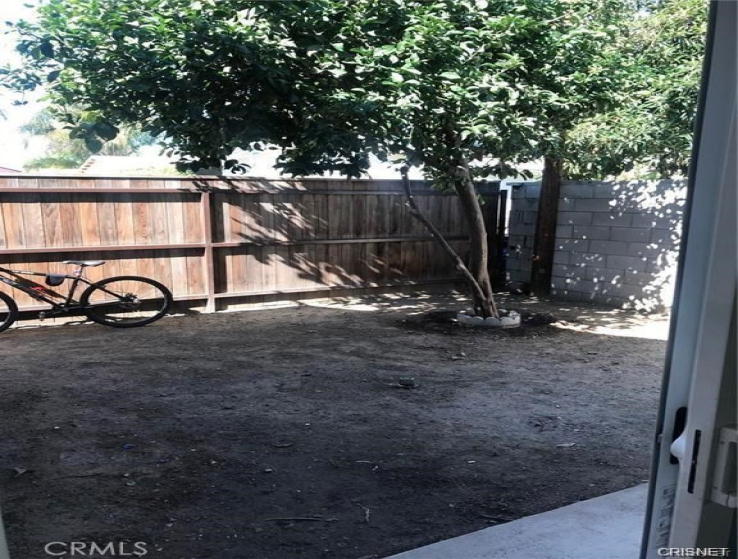 2 Bed Home to Rent in Valley Glen, California