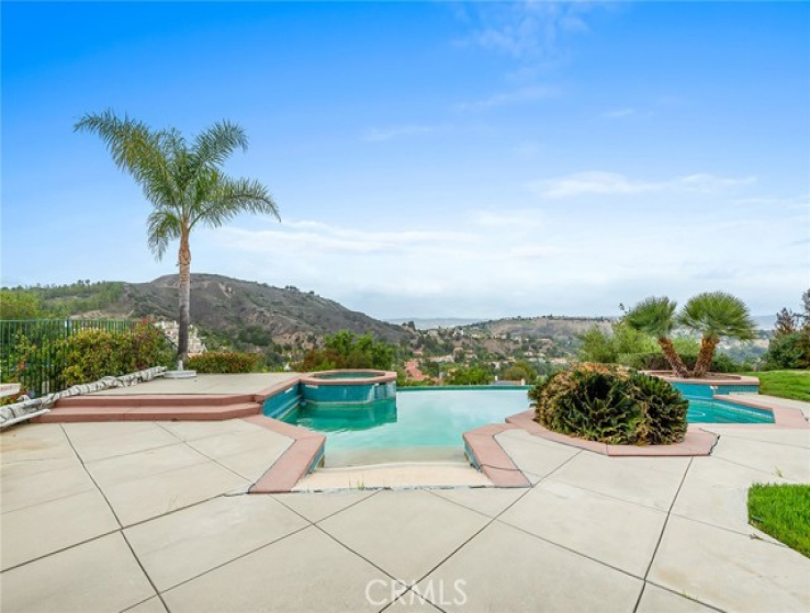 5 Bed Home for Sale in Calabasas, California