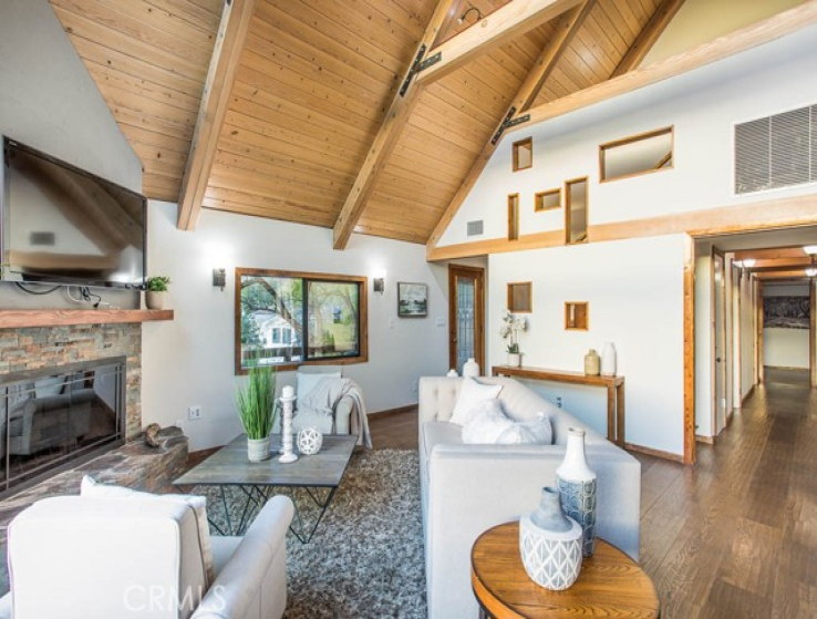 6 Bed Home for Sale in Topanga, California