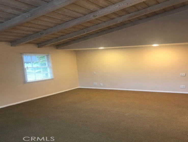 2 Bed Home to Rent in Studio City, California