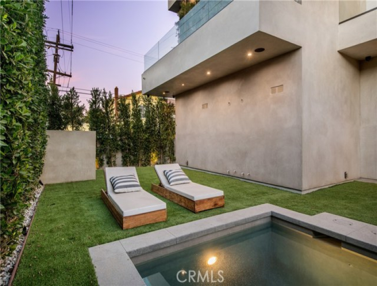 5 Bed Home for Sale in Los Angeles, California