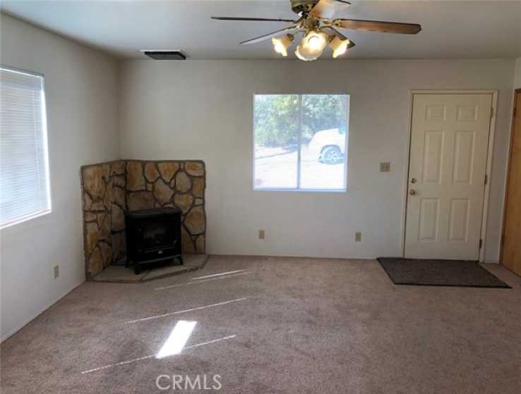 2 Bed Home to Rent in Frazier Park, California