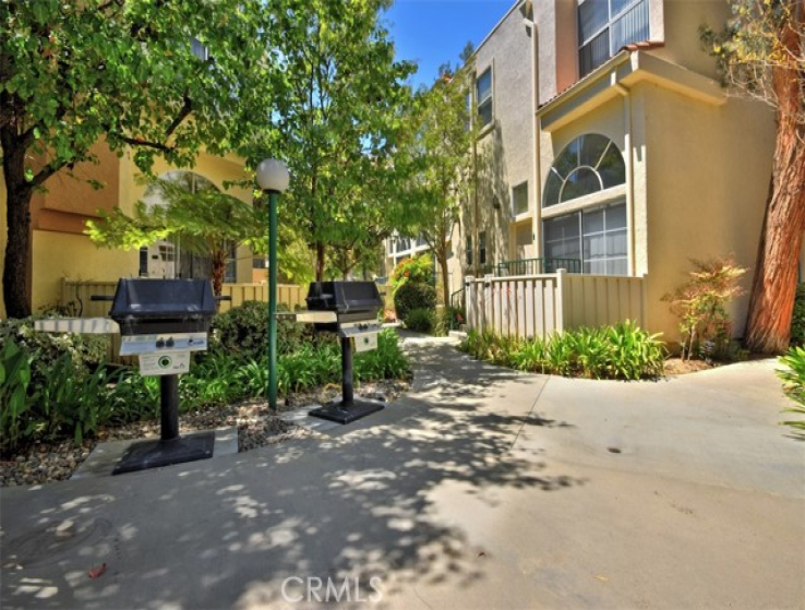 2 Bed Home to Rent in Sherman Oaks, California