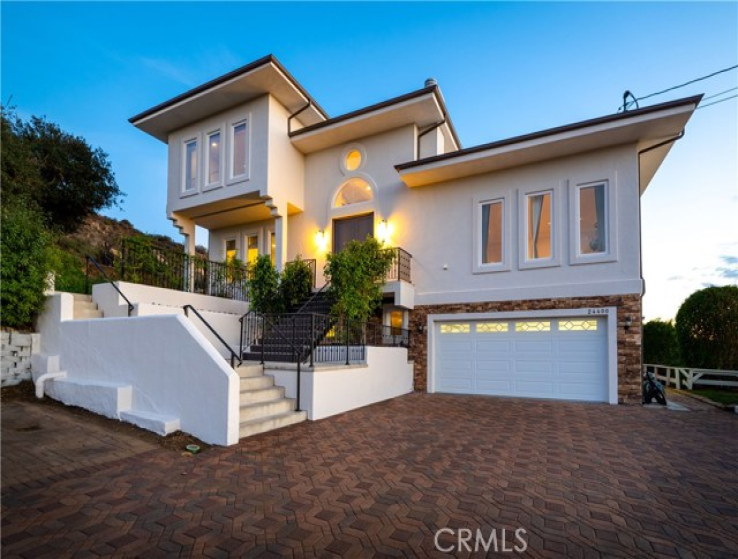 6 Bed Home for Sale in Calabasas, California