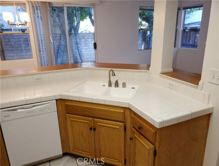 4 Bed Home to Rent in Winnetka, California