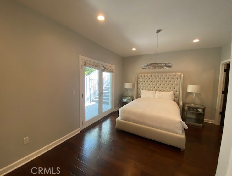 3 Bed Home to Rent in Studio City, California