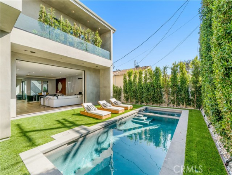 5 Bed Home for Sale in Los Angeles, California