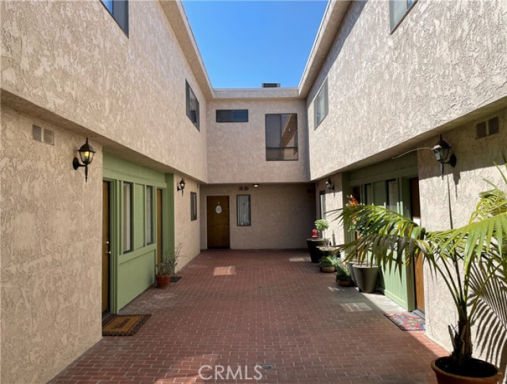 2 Bed Home to Rent in Culver City, California