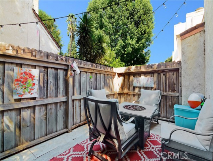 2 Bed Home to Rent in Canoga Park, California