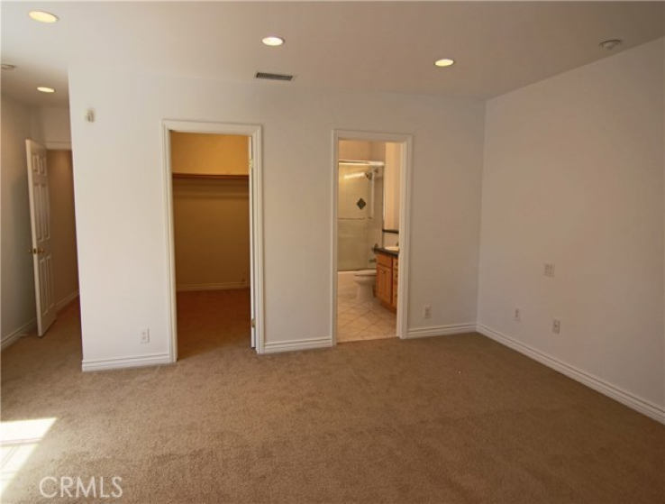 3 Bed Home to Rent in Studio City, California