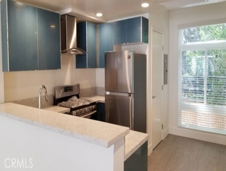 3 Bed Home to Rent in Studio City, California