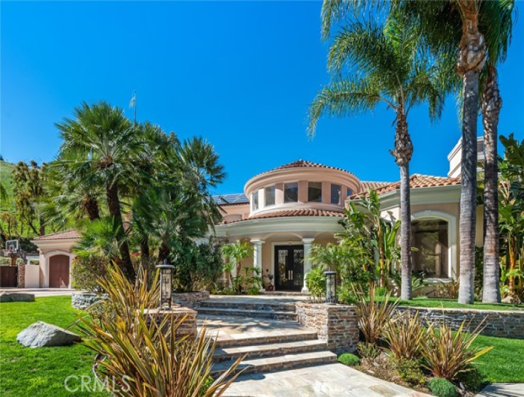 6 Bed Home for Sale in Calabasas, California