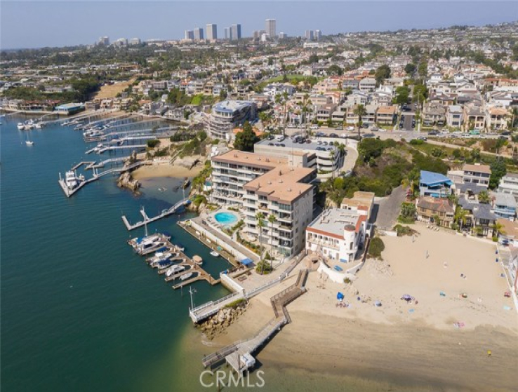 2 Bed Home for Sale in Corona del Mar, California