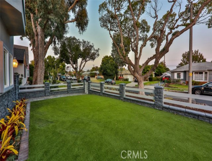 6 Bed Home for Sale in Mar Vista, California