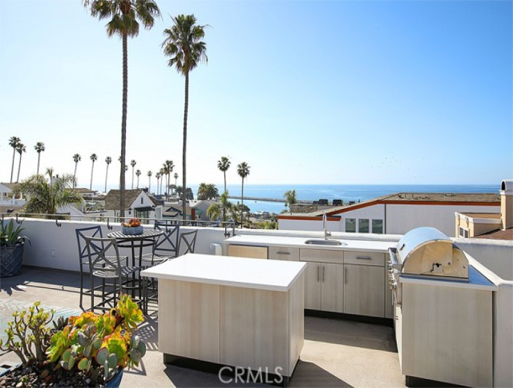 2 Bed Home for Sale in Corona del Mar, California